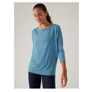 2x Athleta top perfect for working out or lounging in